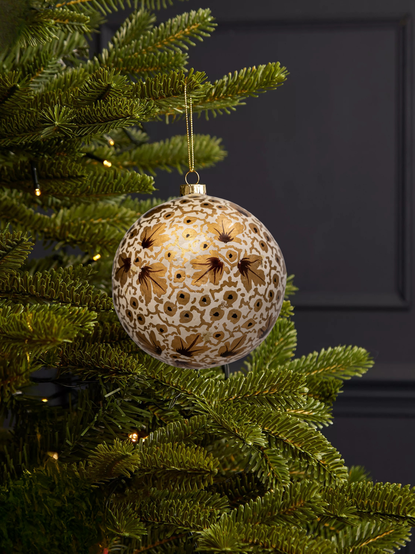 Chinar Leaves Bauble White and Gold