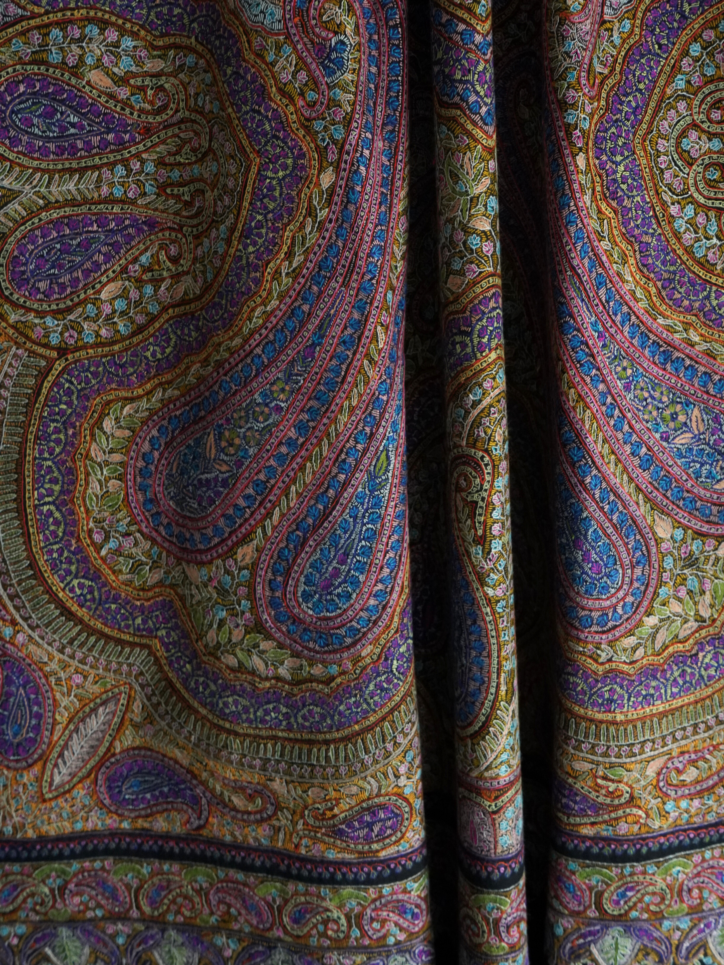 Royal Black Jamavar Pashmina Shawl with Intricate Paisley Motifs