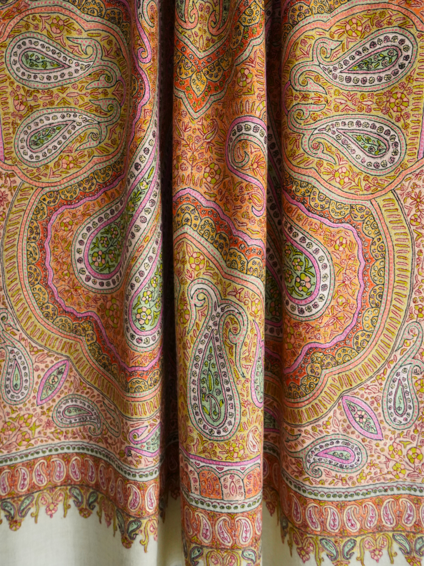 Off-White Jamavar Pashmina Shawl with Classic Paisley Motif