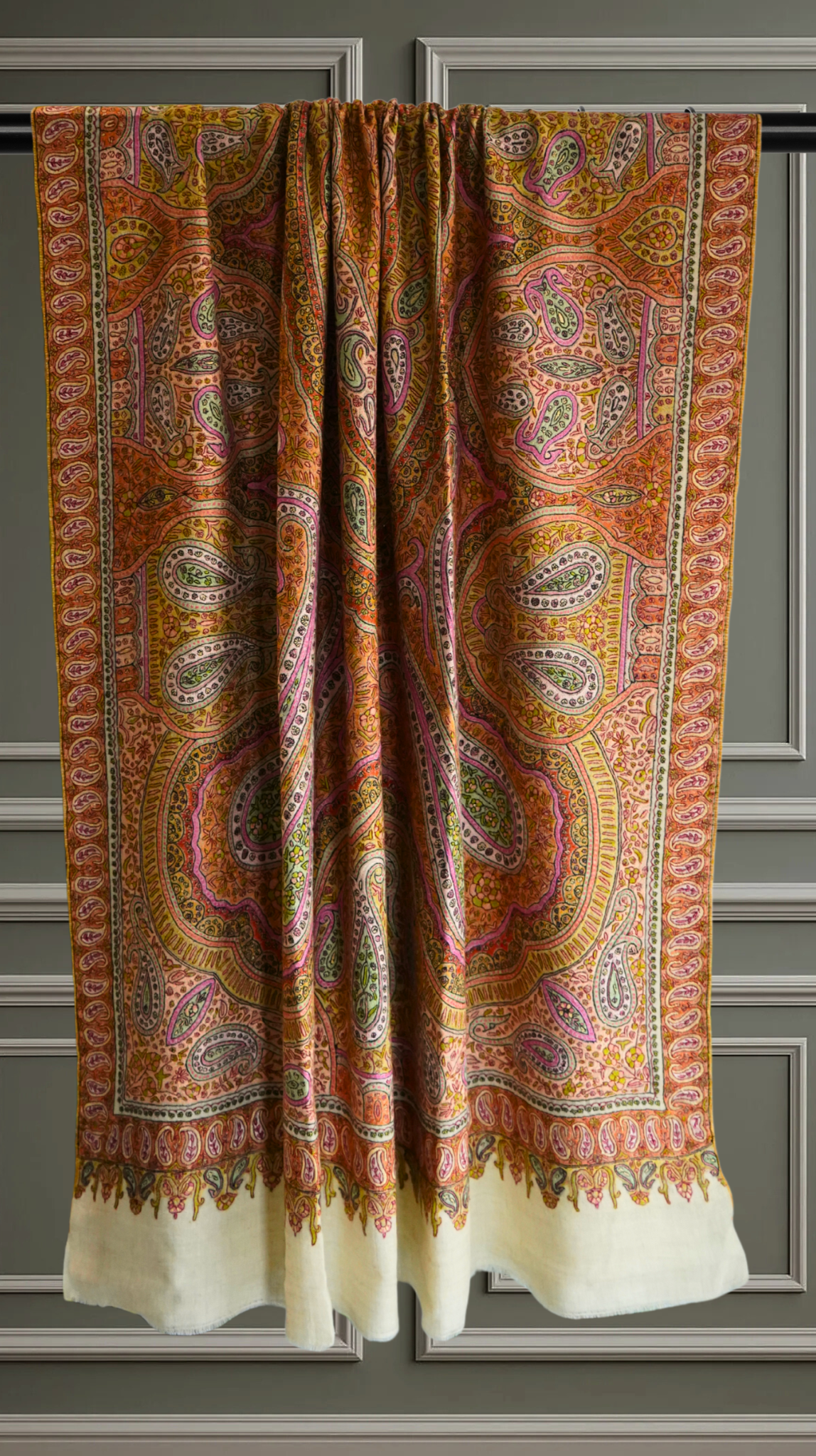 Off-White Jamavar Pashmina Shawl with Classic Paisley Motif