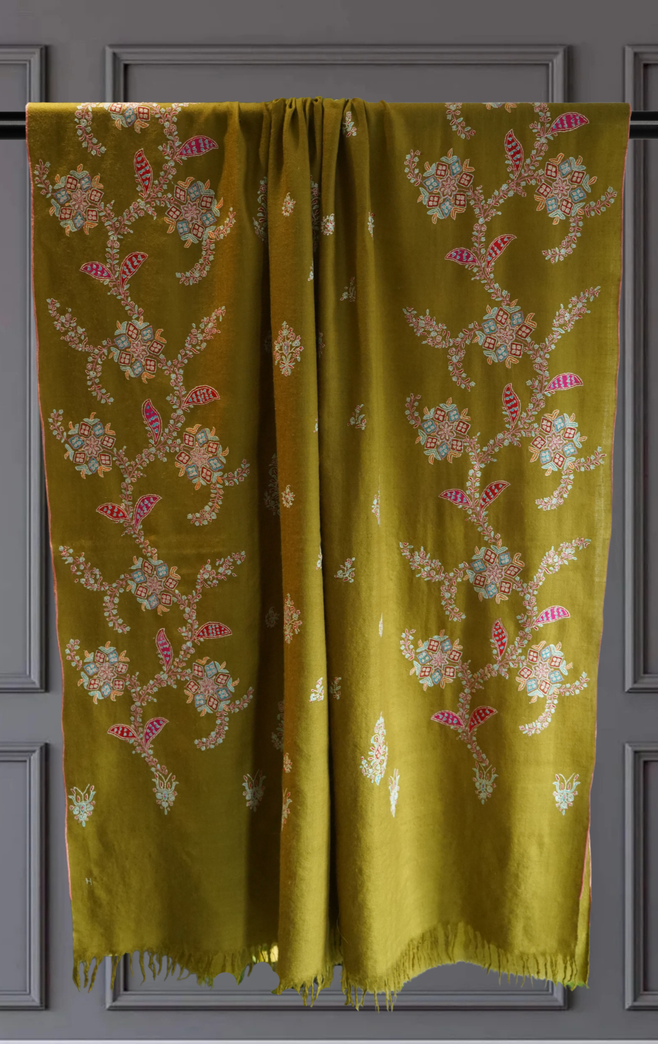 Green Embroidered Pashmina Shawl – Floral Elegance