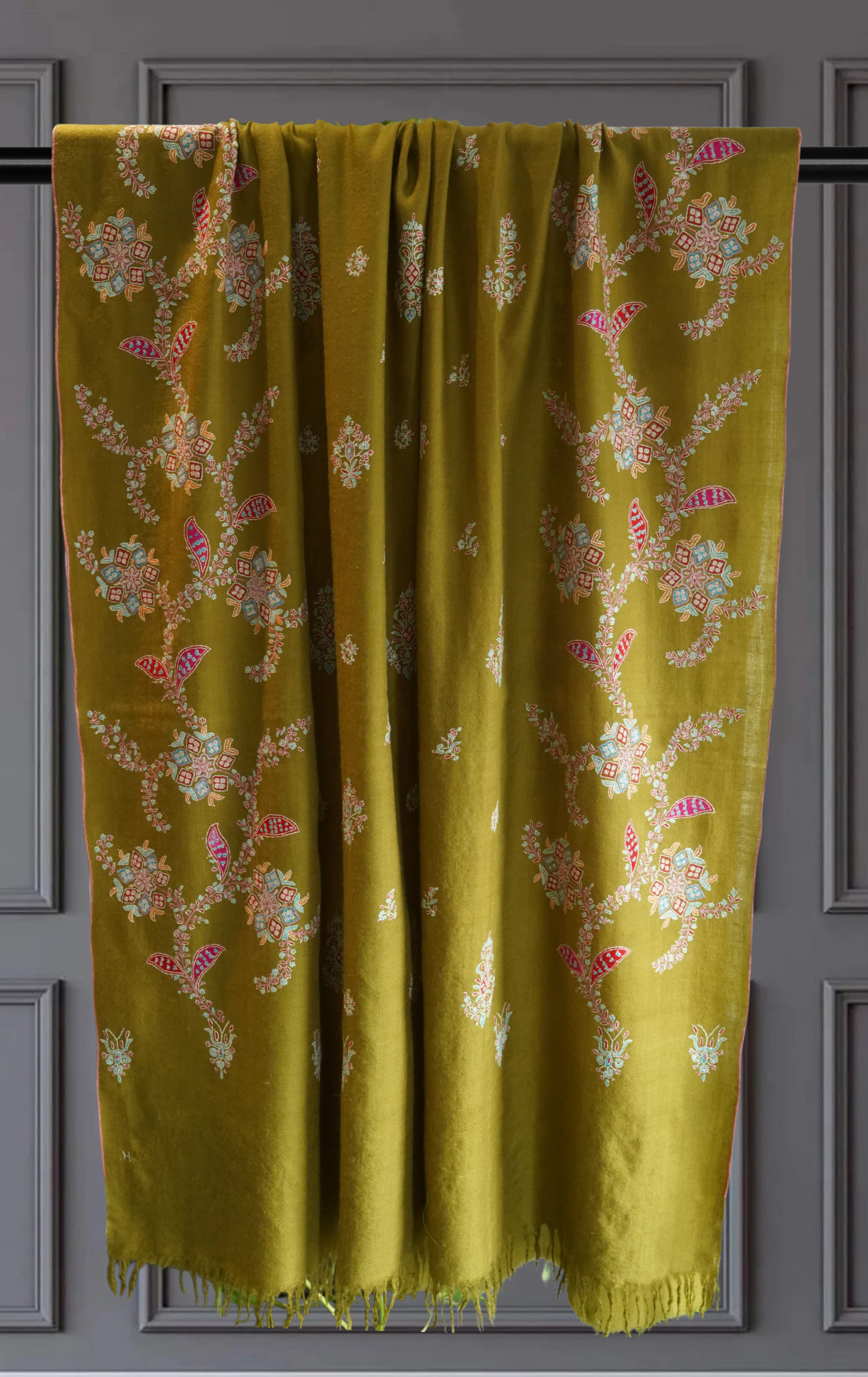Green Embroidered Pashmina Shawl – Floral Elegance